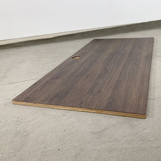Mặt bàn gỗ Plywood hoàn thiện vân tối MB005
