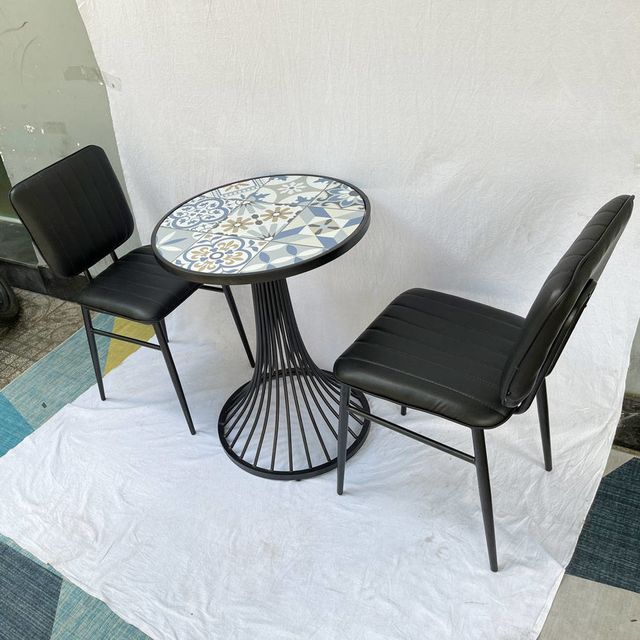 Bộ Bàn cafe tròn mặt bàn gạch men chân sơn tĩnh điện  HDBCF003