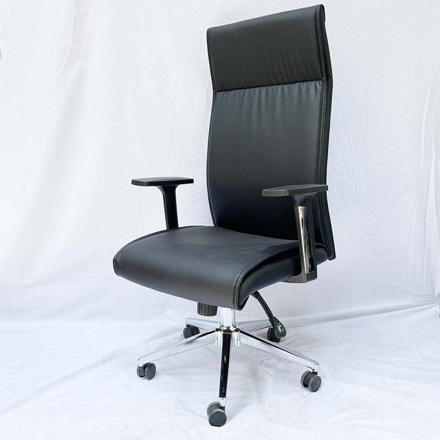 Ghế văn phòng chân xoay nệm simili màu đen MF6635D 
