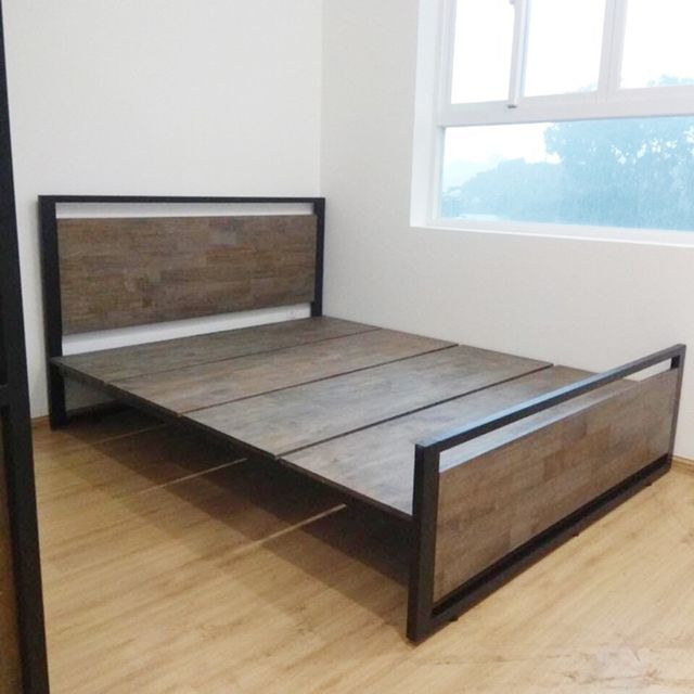 Giường ngủ khung sắt Ferro gỗ cao su Pu nâu độc đáo ( 206x160x35cm) GN68011