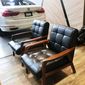 Ghế sofa cafe đơn khung gỗ nệm Simili cổ điển BNS8039-1P